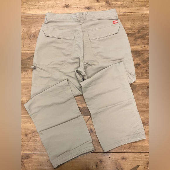 North Face hiking pants. Near-new condition! - Picture 10 of 16